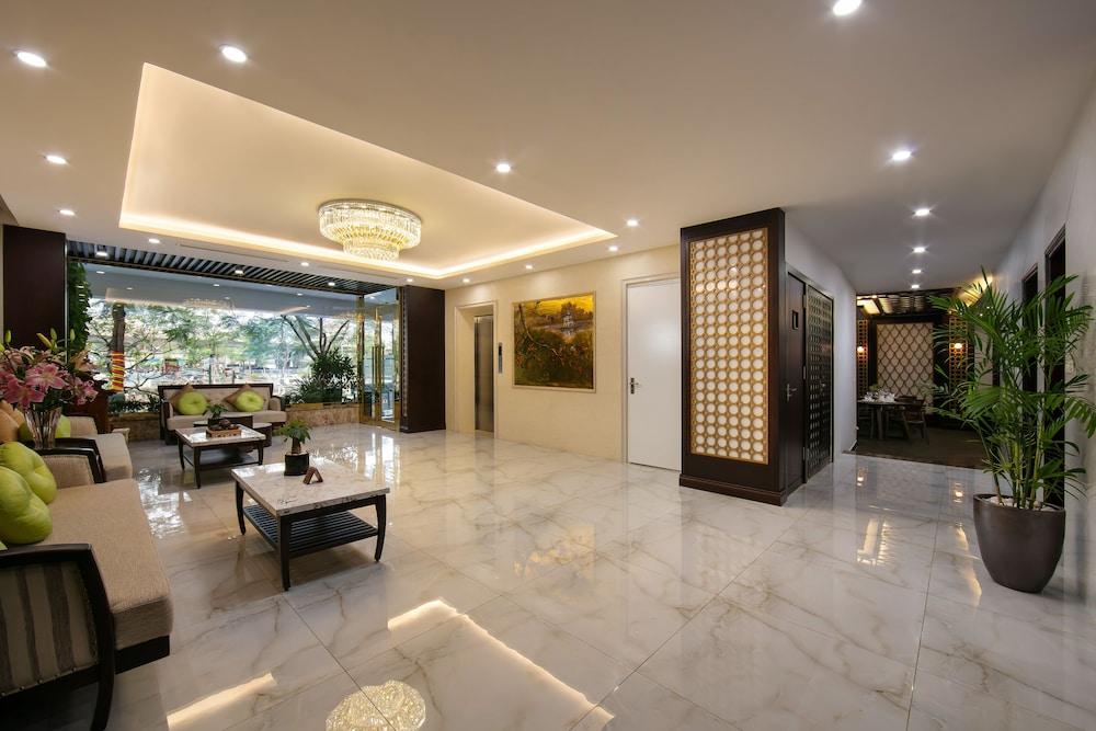Khách sạn Khách Sạn&spa Brandi Gate 4*